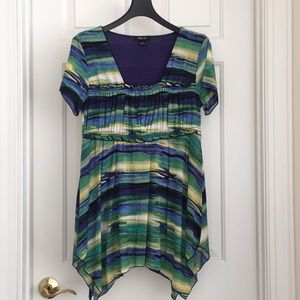 Style & Co. Women’s Top M Green Short Sleeves Up and Down Lining Flowy material